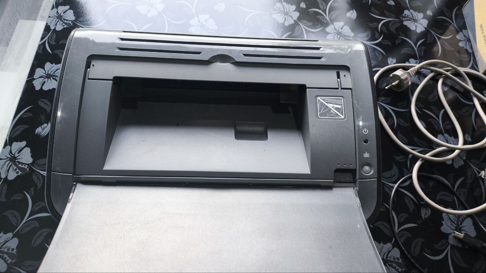CANON LBP2900B почти новый