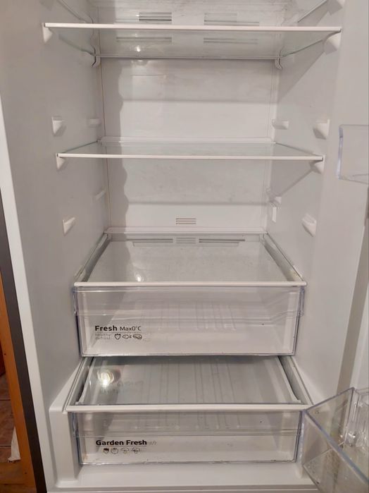 Frigider Arctic (Inox) - Defectă / Pentru piese