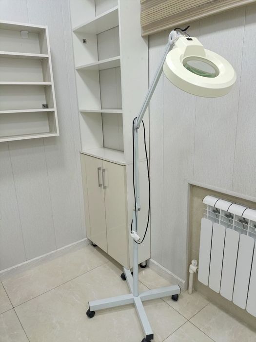 Лампы с увелечительным стеклом и для фото