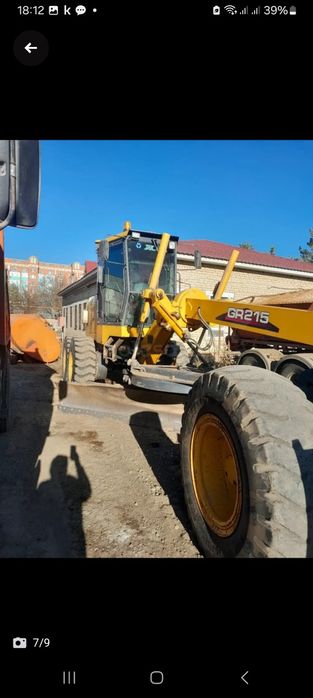 Продам автогрейдер XCMG  215
