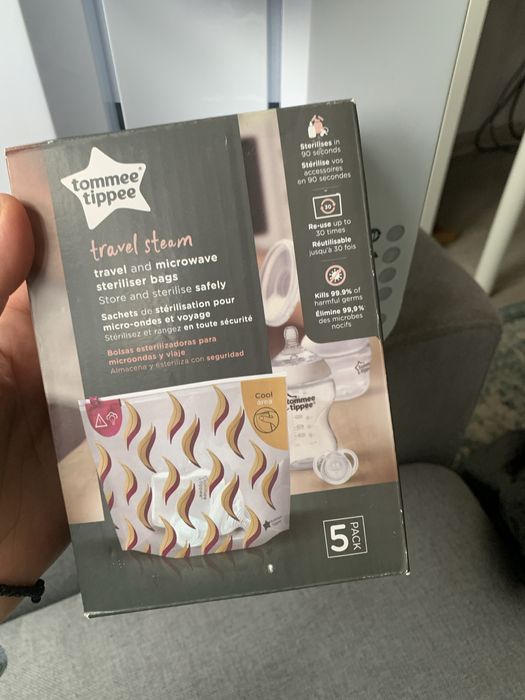 Машина за приготвяне на адаптирано мляко Tommee Tippee