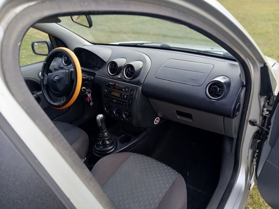 Ford Fiesta – 1.4 Benzina
Preț: 799 €

Locație: Alba Iulia

Înmatricul