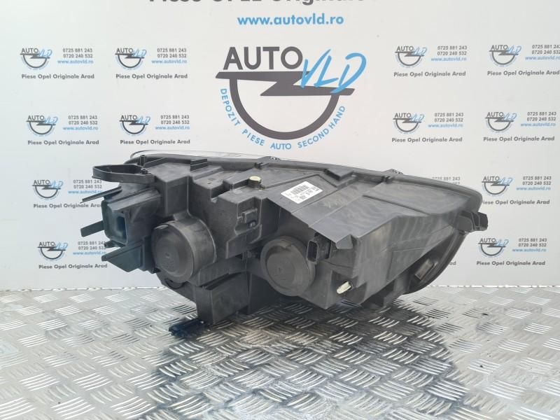 Far stanga halogen Opel Combo E