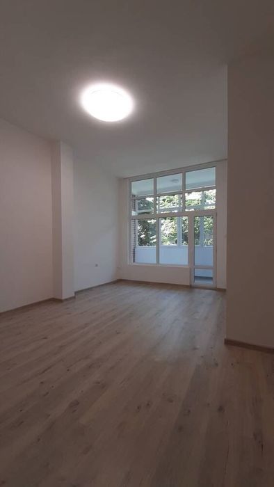 Офис в Лозенец с отделен вход – 30 кв.м, след ремонт, тиха локация