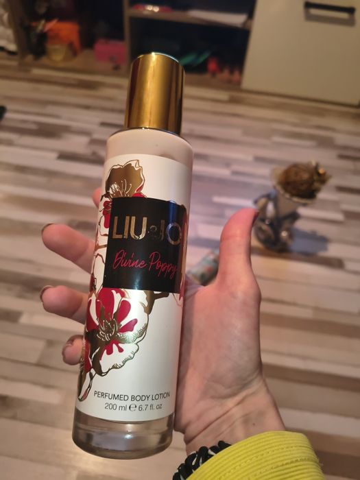 Сет с козметика- крем от Дългас на LIU-JO u хидратиращ спрей за коса