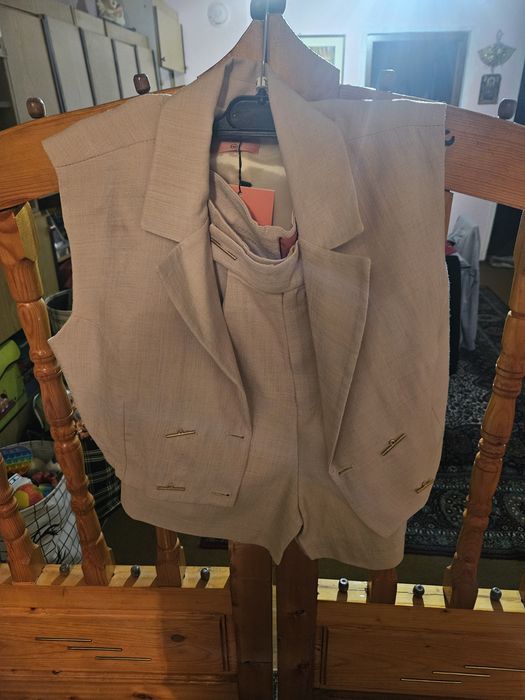 Нов дамски комплект с къси панталонки