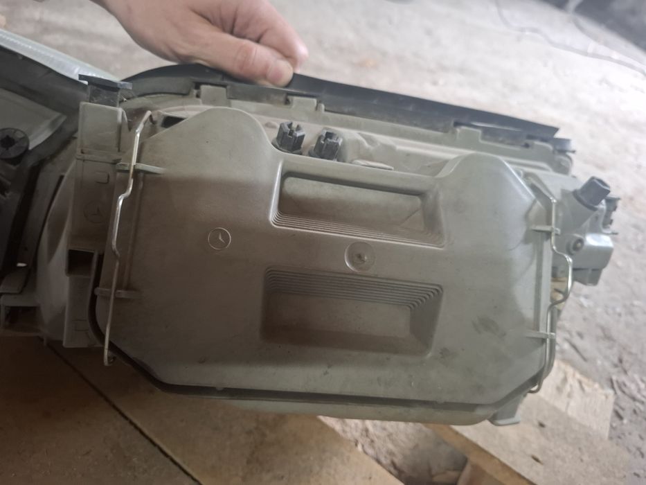 Продам фары мерседес кабан