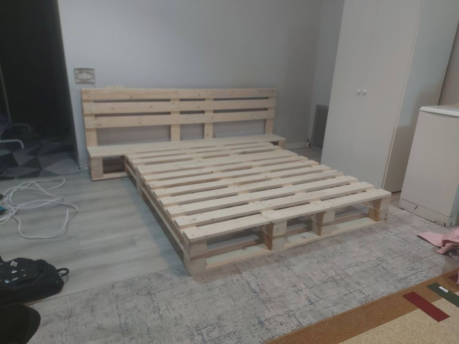 Кровать из паллет
