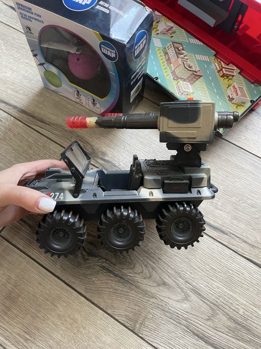 6-колесный военный джип