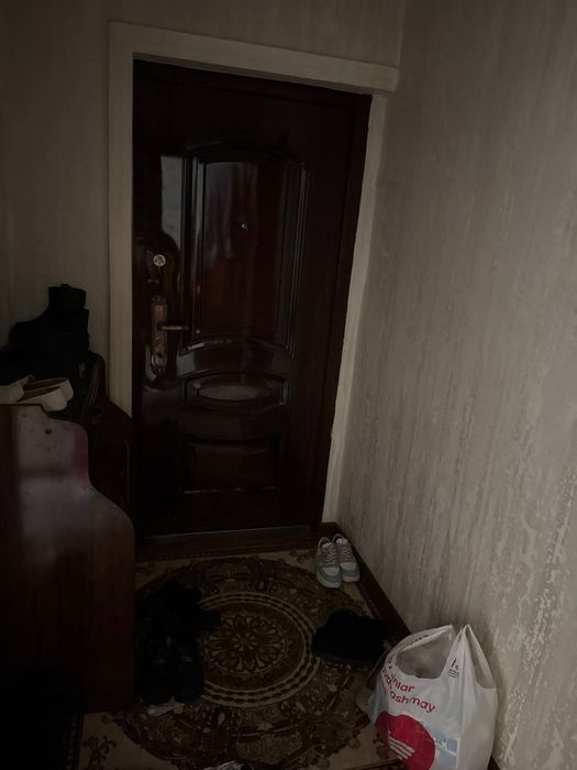 Юнусабад 9 квартал. Продается квартира 3/2/5