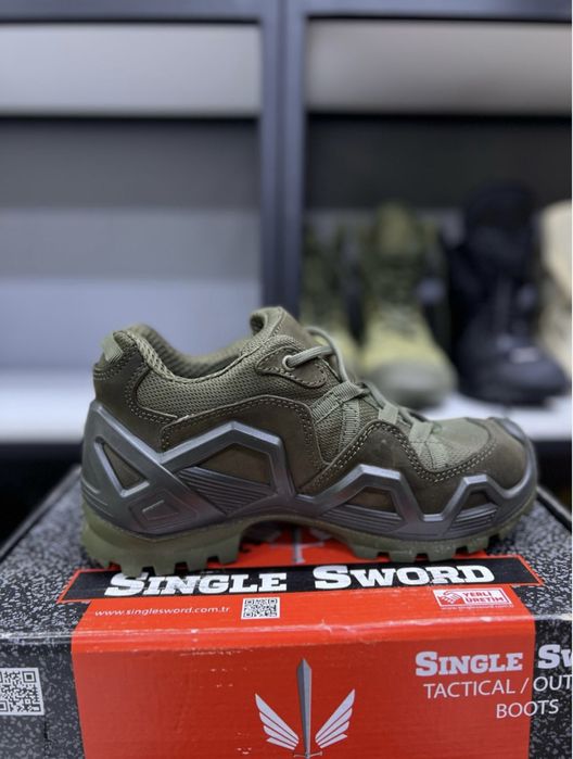 Тактические кроссовки