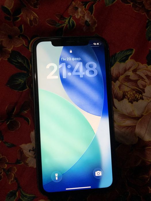 iPhone 11           .