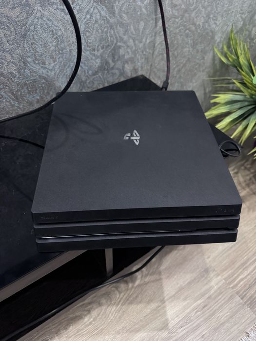 Продается Playstation 4 pro