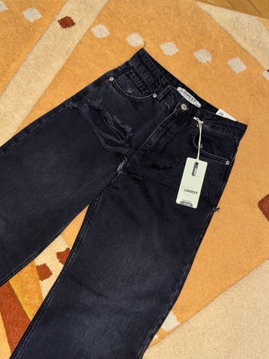 Чисто нови черни дънки