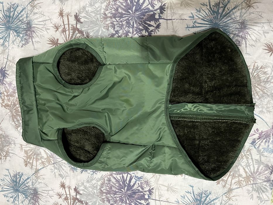 Топло и стилно зелено зимно елече за куче