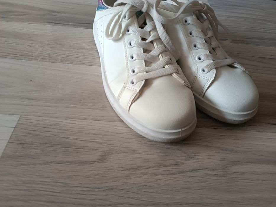 Обувки за момичета