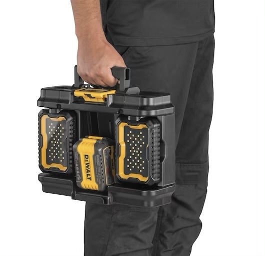 Акумулаторен фенер куфар DeWALT DWST08061-1  4000 lm, 18V/54V