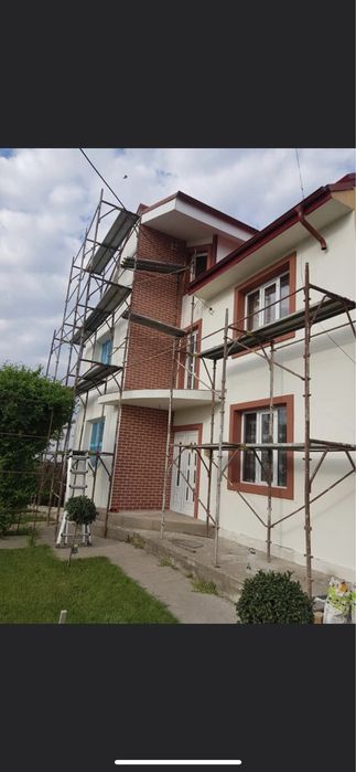 Fima de constructii case la cheie sau la rosu
