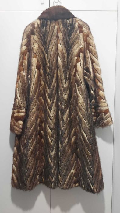 Haina dama din blana de veverita