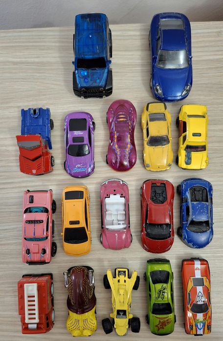 Set 17 masinute din metal/plastic (masina, jucarie, colectie)