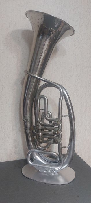 Саксофон , труба духовая. Декор для дома , кафе .