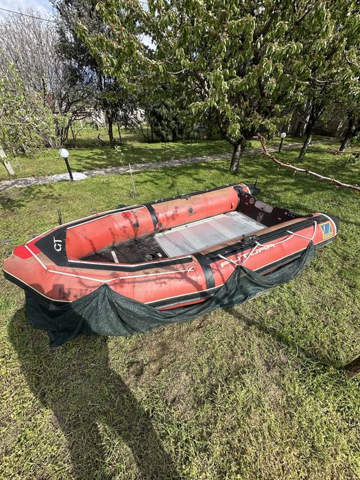 Лодка zodiac futura 380