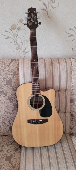 Продам электроакустическую гитару