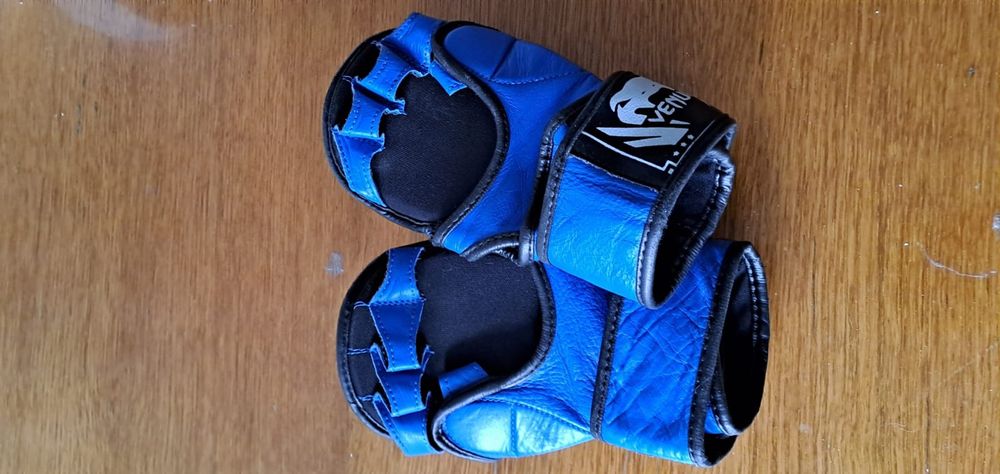 Продам перчатки для единоборств