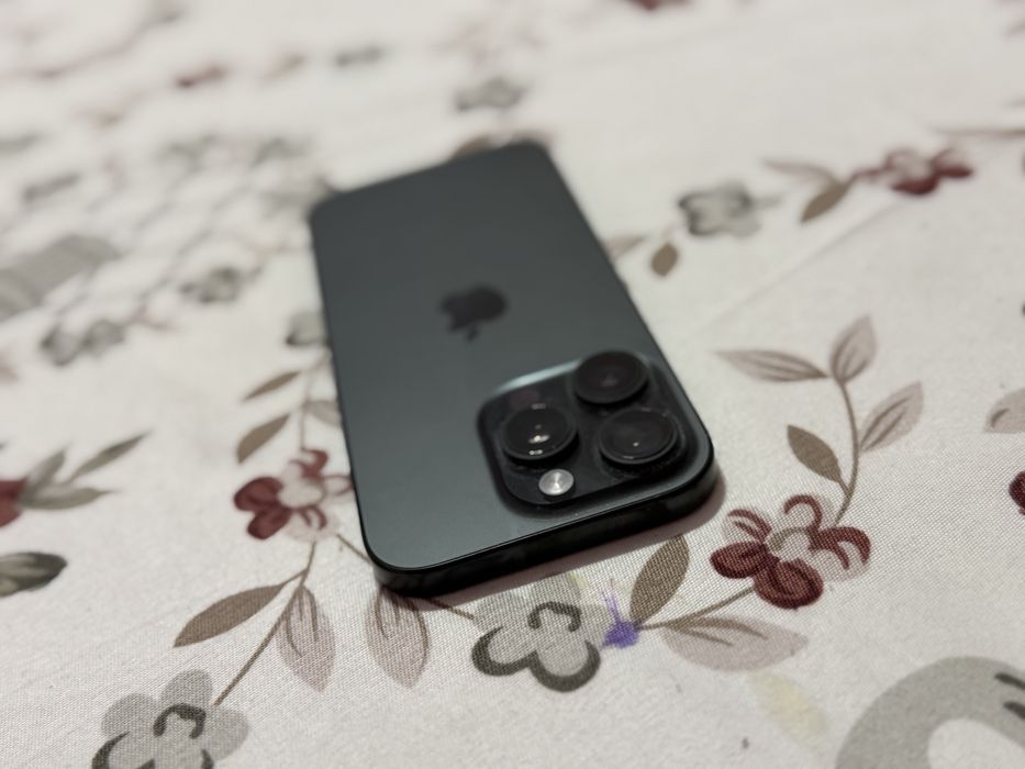 Apple Iphone 16 Pro , Pentru recarosare,piese , ( Placa defecta)
