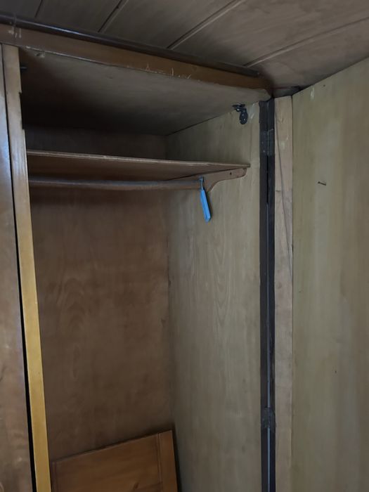 Гардероб орехов фурнир