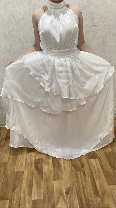 Продам платье новое