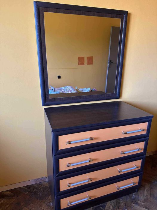 Продавам мебели в отлично състояние