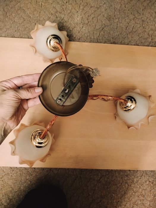 Люстра 3-рожковая продаю