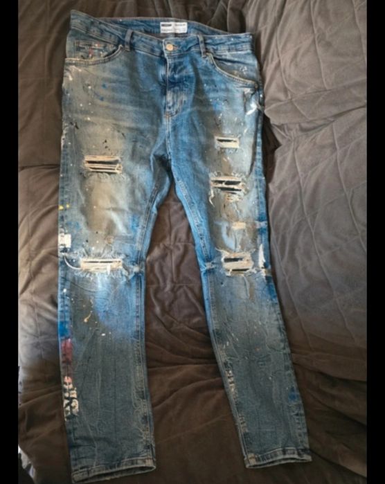 Blugi Bershka cu picatele