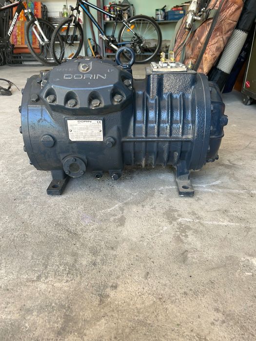 Продам холодильный компрессор на контейнер морозильник холодильник