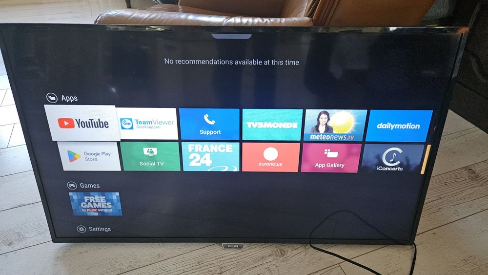 Philips 40PFT5500/12 – 40” Smart LED TV, Full HD