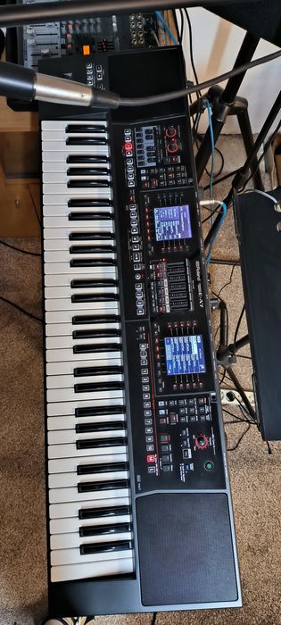 Професионален синтезатор Roland EA 7