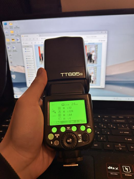 Продаю вспышку для фотоаппарата