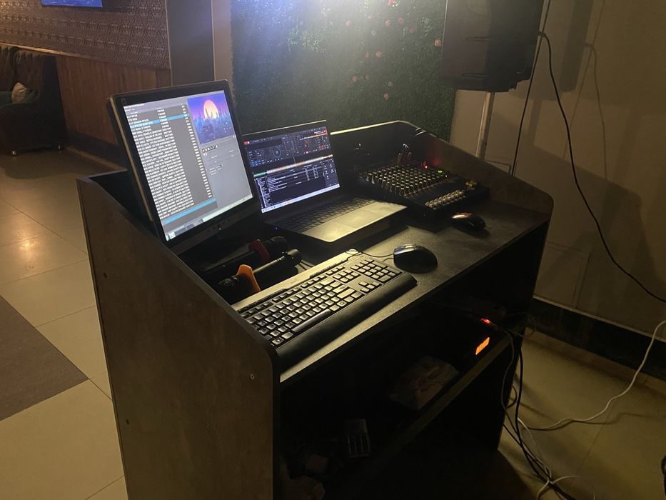 Продается караоке-бар в центре города