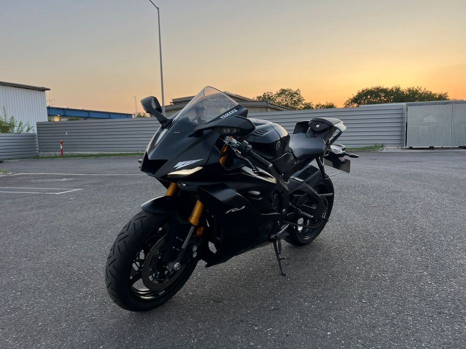 Vand sau schimb Yamaha r6 rj 27 an 2019