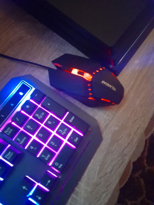 Laptop  HP monitor de gaming asus cu un ps4pro  cu ps4 slim cu 2 manete FIFA 23  tastatură maus  calculator medion  negociabil