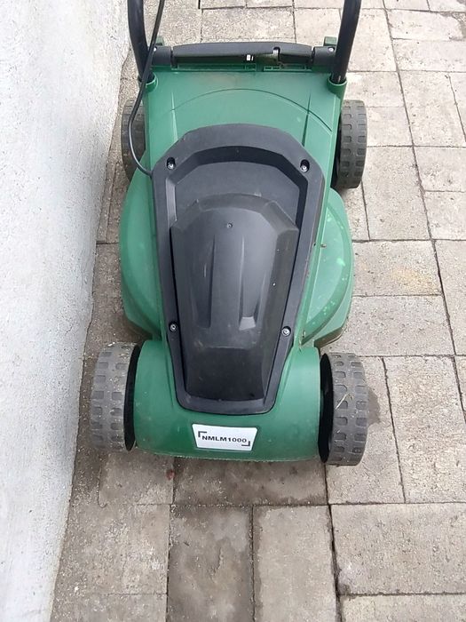 Mașină electrică de tuns gazonul