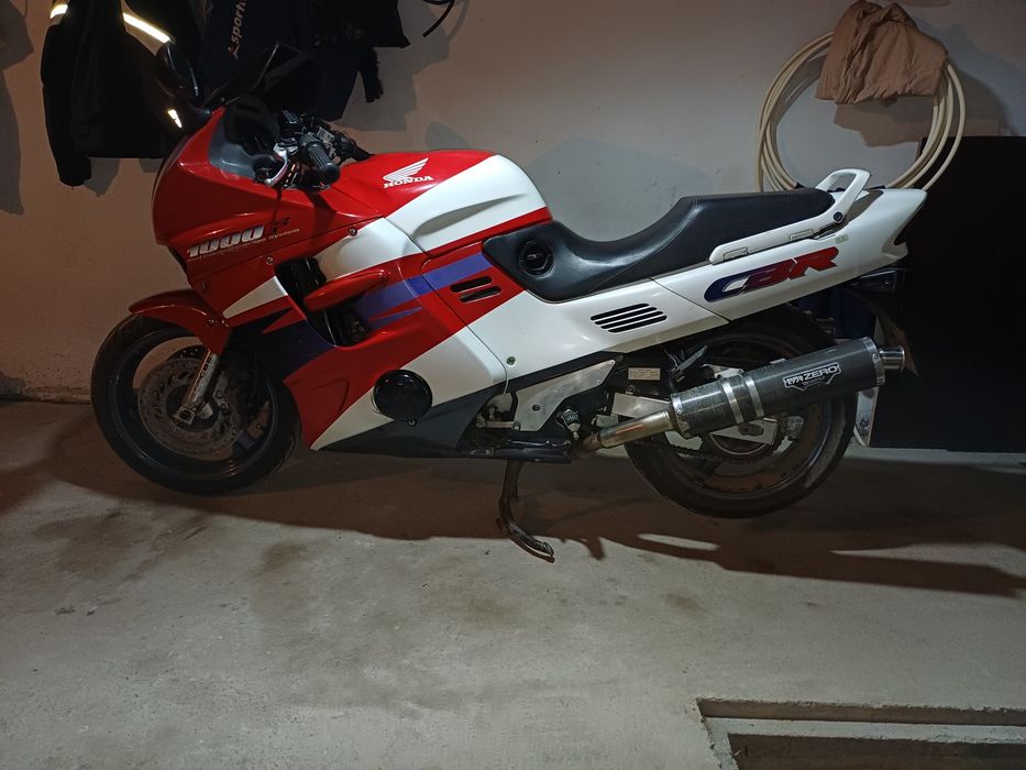 Продам HONDA SBR 1000f