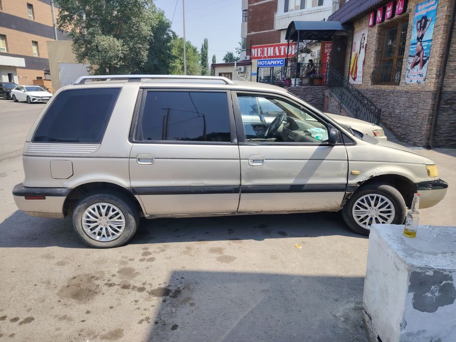 Продам Митсубиси спейс вагон 1992