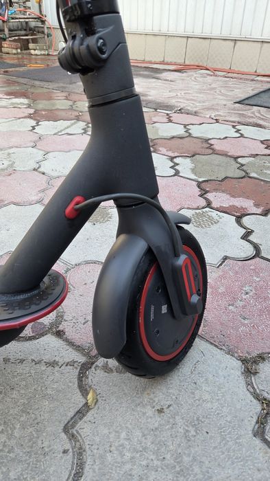 Продам самокат Xiaomi 365 pro