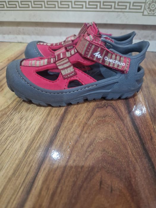 Sandalele Quechua masura 26