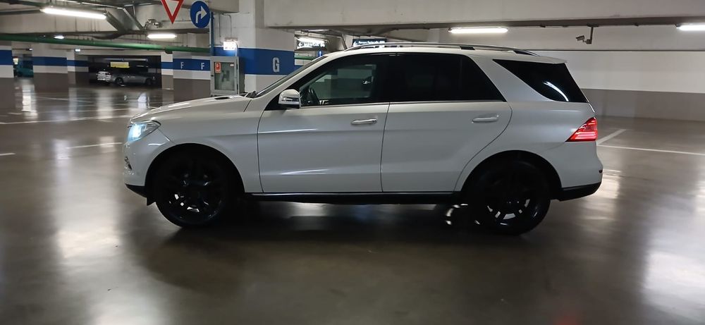 MERCEDES ML 250, 2,2 diesel, an 2015,EURO 6, Packet AMG, 4 MATIC 4x4, Alb Perla, Ingrijit, Acte Zi