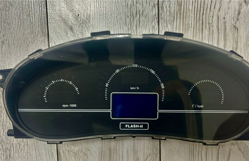 продам щиток  приборов flash 2