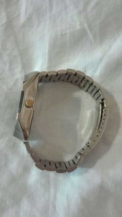 Ръчен часовник с батерия