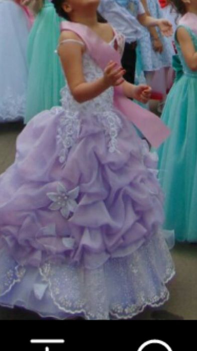 Красивое платье на девочку